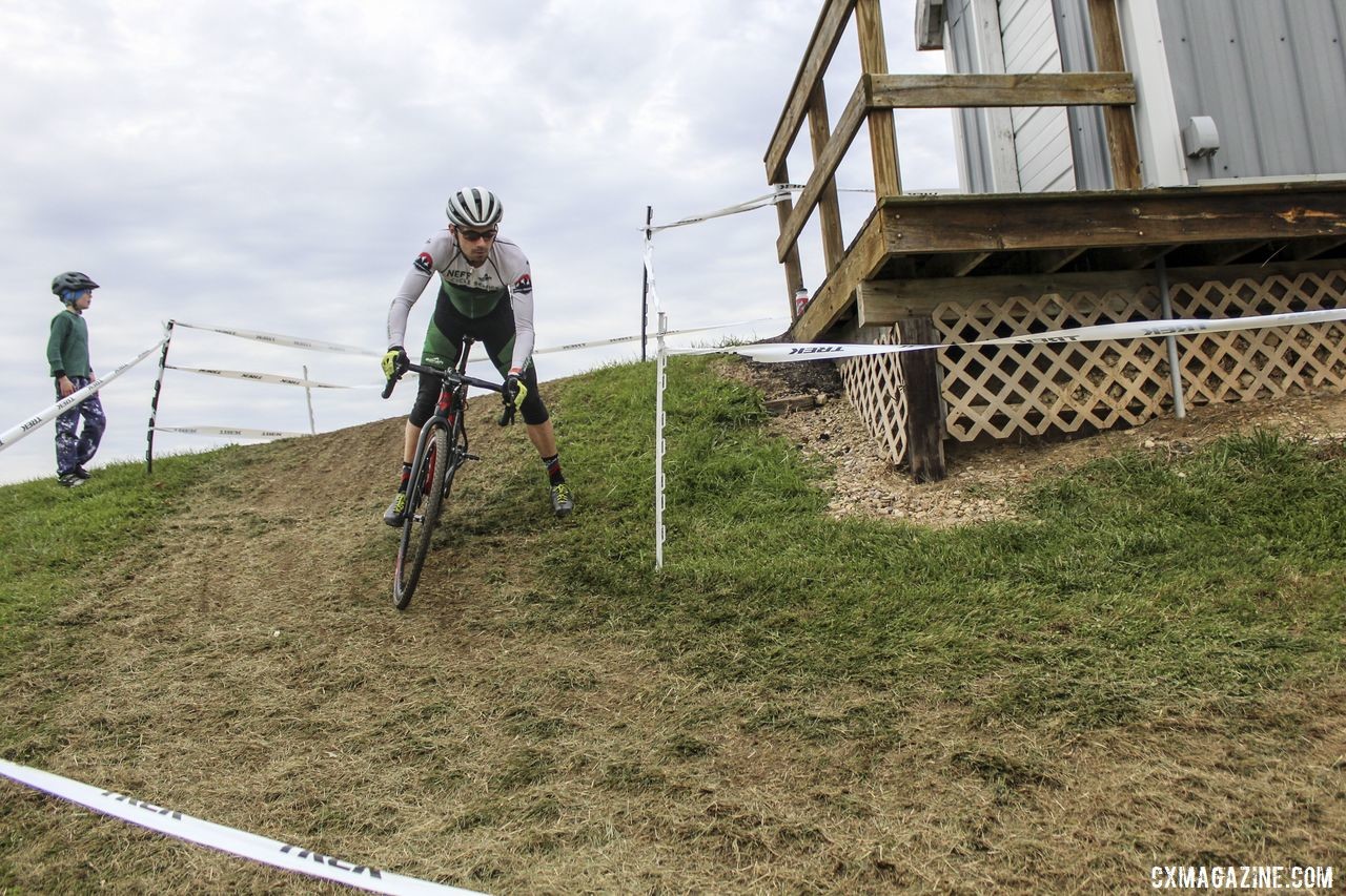 Corey Stelljes shows a young fan how the off-camber is done. 2019 Cross Fire Halloween Race, Wisconsin. © Z. Schuster / Cyclocross Magazine