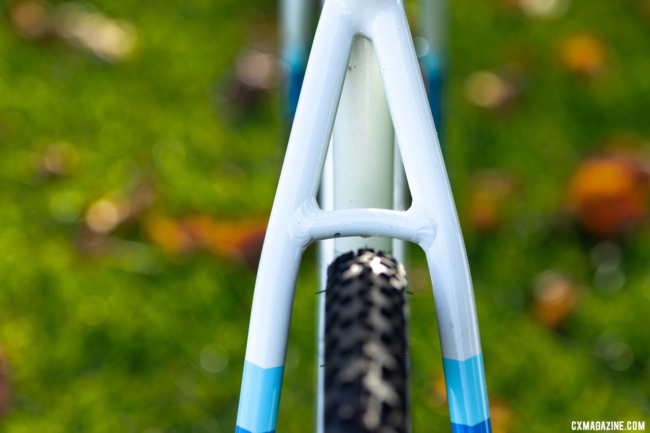 The Noble CX3 alloy cyclocross bike has more clearance at the seatstays than the chainstays. © A. Yee / Cyclocross Magazine