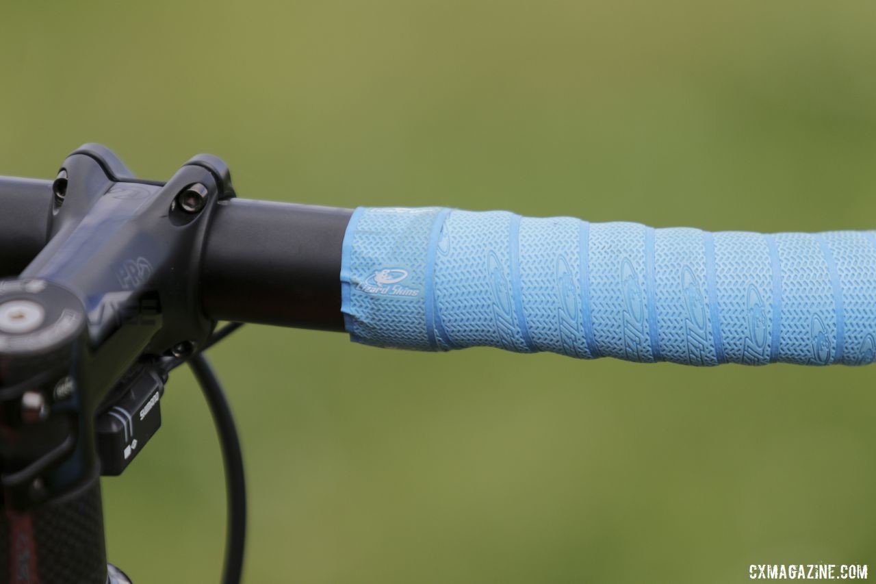 Light blue Lizard Skins bar tape adds more color to Fahringer's bike. Rebecca Fahringer's Kona Super Jake Cyclocross Bike. © D. Mable / Cyclocross Magazine