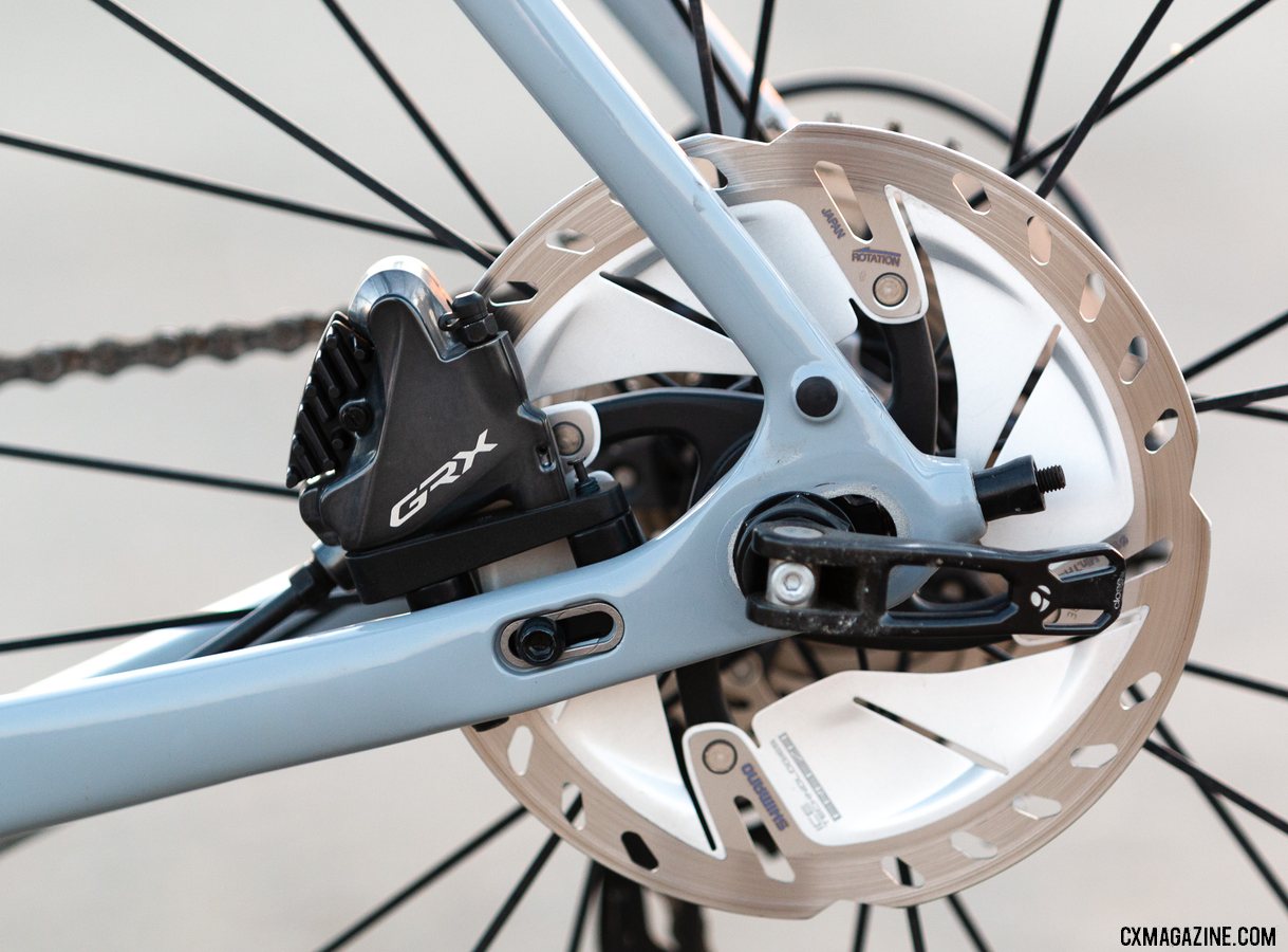 Shimano's gravel-oriented GRX family of components include hydraulic flat mount disc brakes. © A. Yee / Cyclocross Magazine