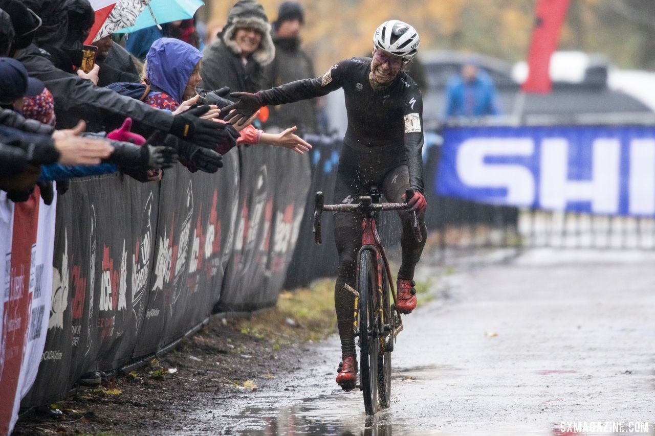 2019 Shimano Canadian Cyclocross Maghalie Rochette celebrates her second-straight National Championship. National Championships. © Nick Iwanyshyn