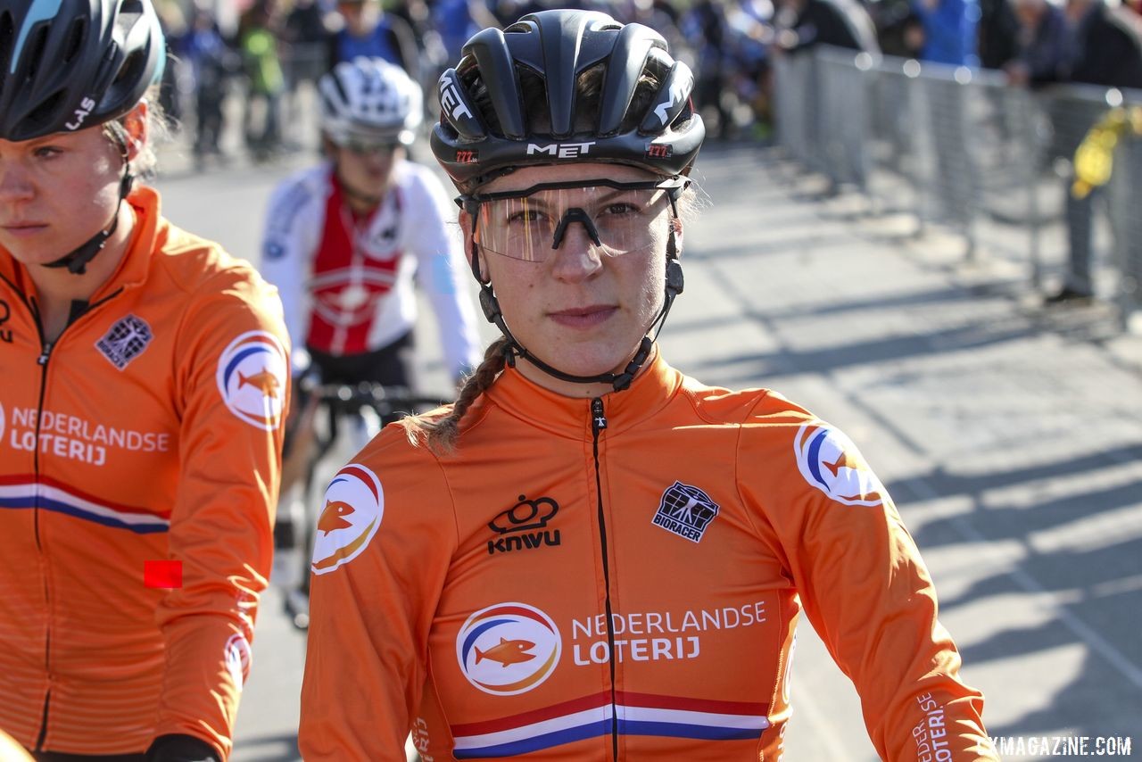 Yara Kastelijn gets set to represent the Oranje at the Euro Champs. 2019 European Cyclocross Championships, Silvelle, Italy. © B. Hazen / Cyclocross Magazine