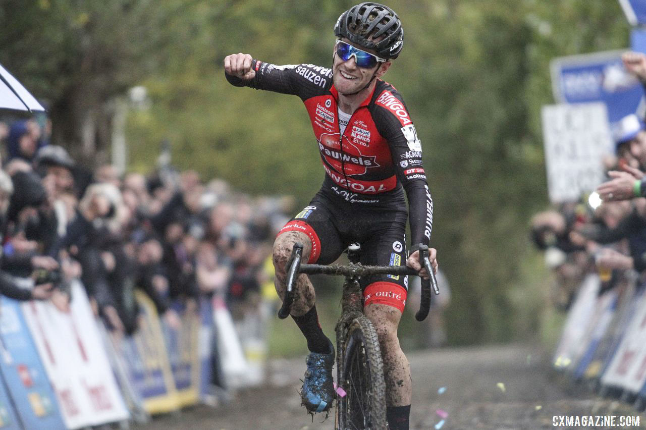 Eli Iserbyt continued to roll on the Koppenberg. 2019 DVV Trofee Koppenbergcross. © B. Hazen / Cyclocross Magazine