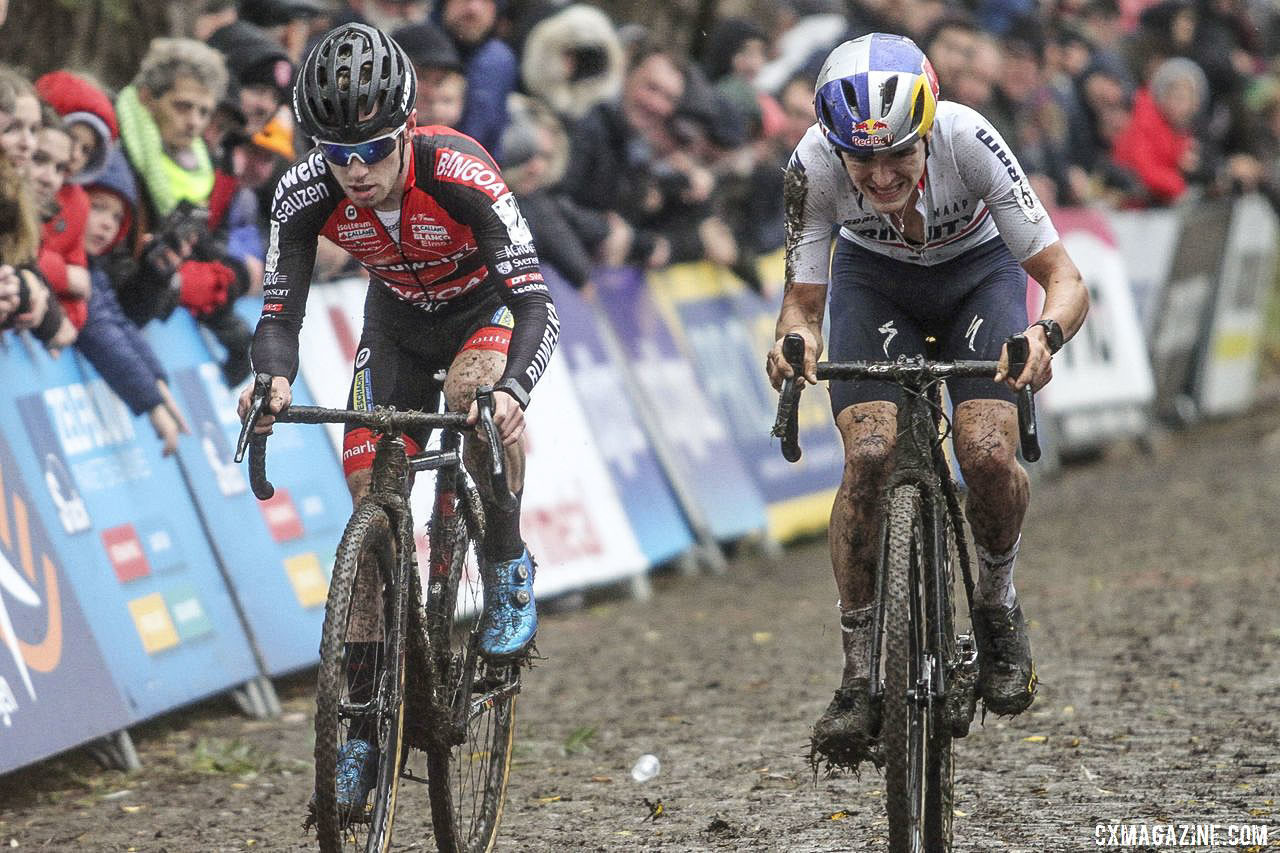 Top Pidcock joined Eli Iserbyt with two to go after Iserbyt's mechanical. 2019 DVV Trofee Koppenbergcross. © B. Hazen / Cyclocross Magazine