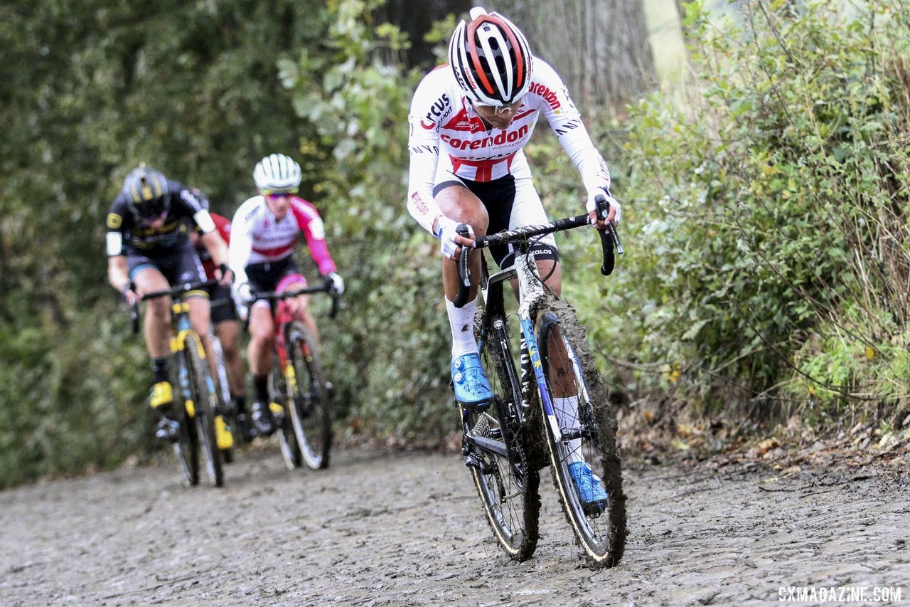 Ceylin Alvarado had a bit of an off-day for her, finishing 6th. 2019 DVV Trofee Koppenbergcross. © B. Hazen / Cyclocross Magazine