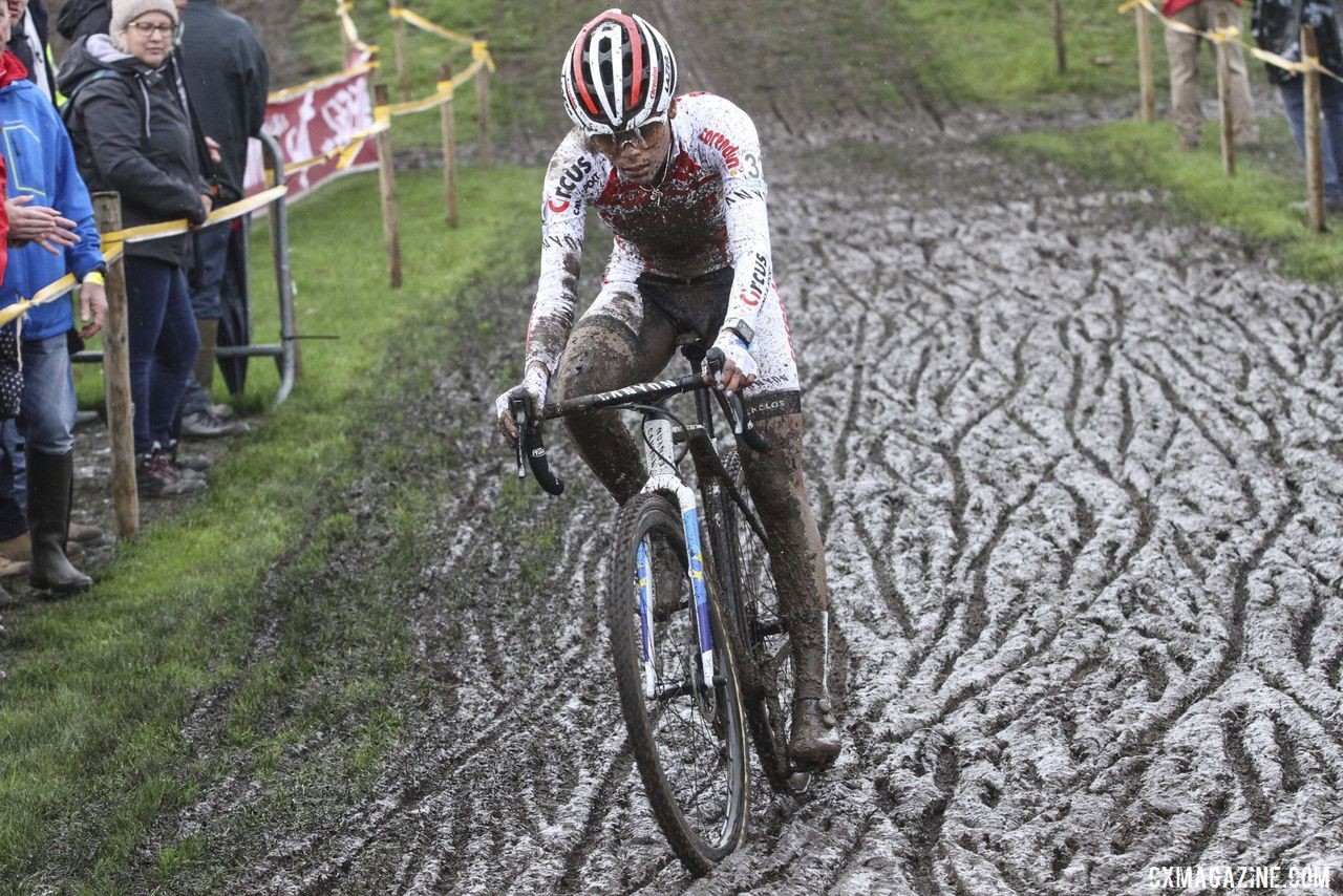 Ceylin Alvarado was calm and collected en route to a Superprestige win. 2019 Superprestige Ruddervoorde. © B. Hazen / Cyclocross Magazine