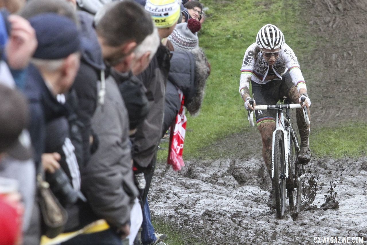 Sanne Cant bounced back from a recent injury to finish 2nd. 2019 Superprestige Ruddervoorde. © B. Hazen / Cyclocross Magazine