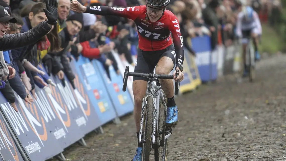 An exhausted but satisfied Kastelijn celebrates her win. 2019 Koppenbergcross. © B. Hazen / Cyclocross Magazine