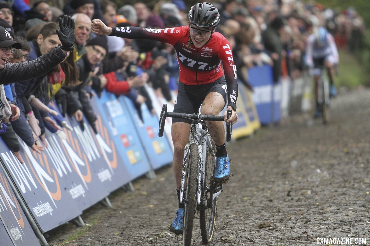 An exhausted but satisfied Kastelijn celebrates her win. 2019 Koppenbergcross. © B. Hazen / Cyclocross Magazine