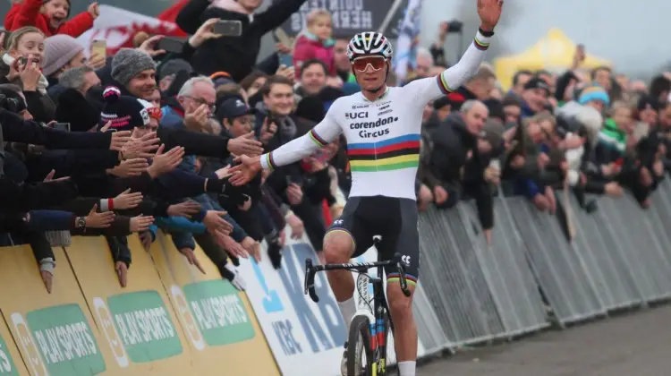 Mathieu van der Poel rode a hot start to a win at World Cup Koksijde. 2019 World Cup Koksijde. © B. Hazen / Cyclocross Magazine