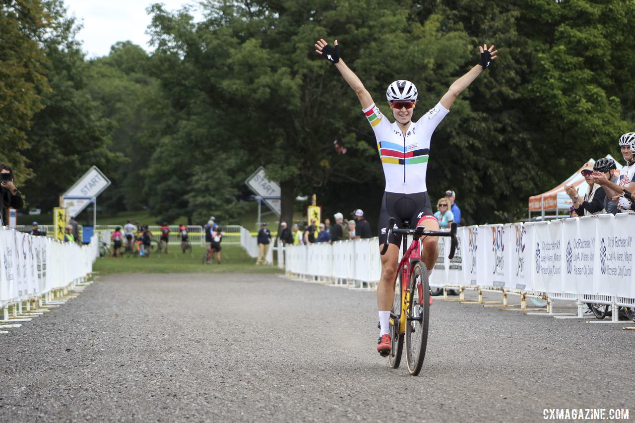 The Pan-American Champion's jersey is highly coveted. 2019 Rochester Cyclocross Day 2. © Z. Schuster / Cyclocross Magazine