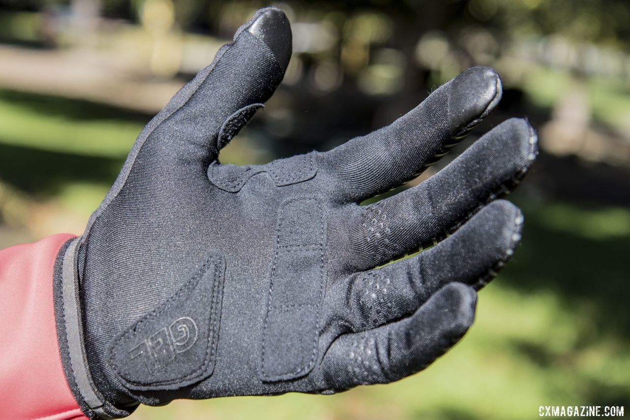 The Infinium Stretch Gloves provide a tight fit thanks to the contoured shape. Gore Gore-Tex Infinium Line. © C. Lee / Cyclocross Magazine