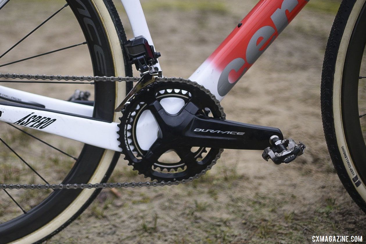 Nieuwenhuis ran a Dura-Ace drivetrain with pro-only 46/39t chain rings on a M9100 crankset. His derailleur was an M9150 Di2 model. Joris Nieuwenhuis' Cervélo Áspero Cyclocross Bike. © L. Haumesser / Cyclocross Magazine