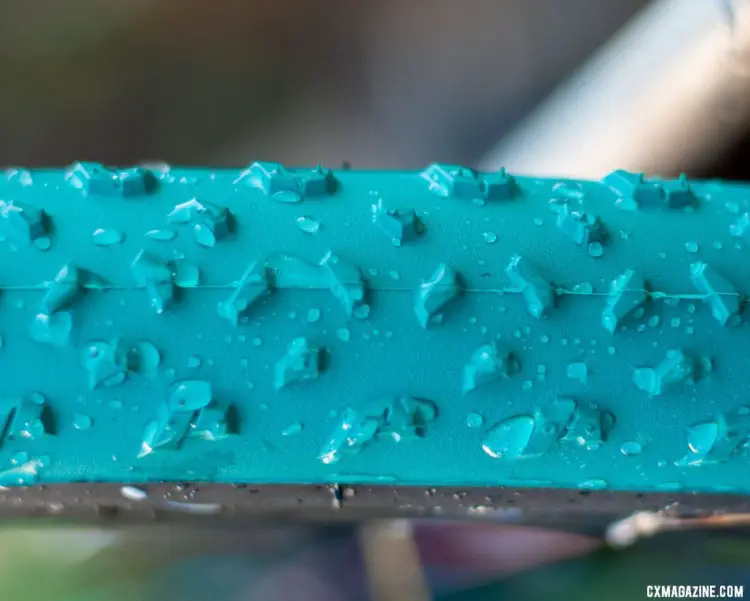 The latest Michelin Power Cyclocross Mud tubeless clincher tire brings back a similar green, and updated silica-based rubber and an updated tread and tubeless casing. © Cyclocross Magazine