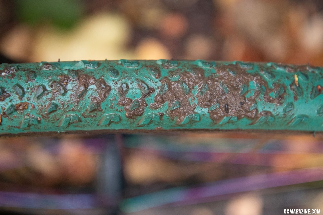 The new tread with shorter knobs sheds mud well, at the expense of some grip. The latest Michelin Power Cyclocross Mud tubeless clincher tire brings back a similar green, and updated silica-based rubber and an updated tread and tubeless casing. © Cyclocross Magazine