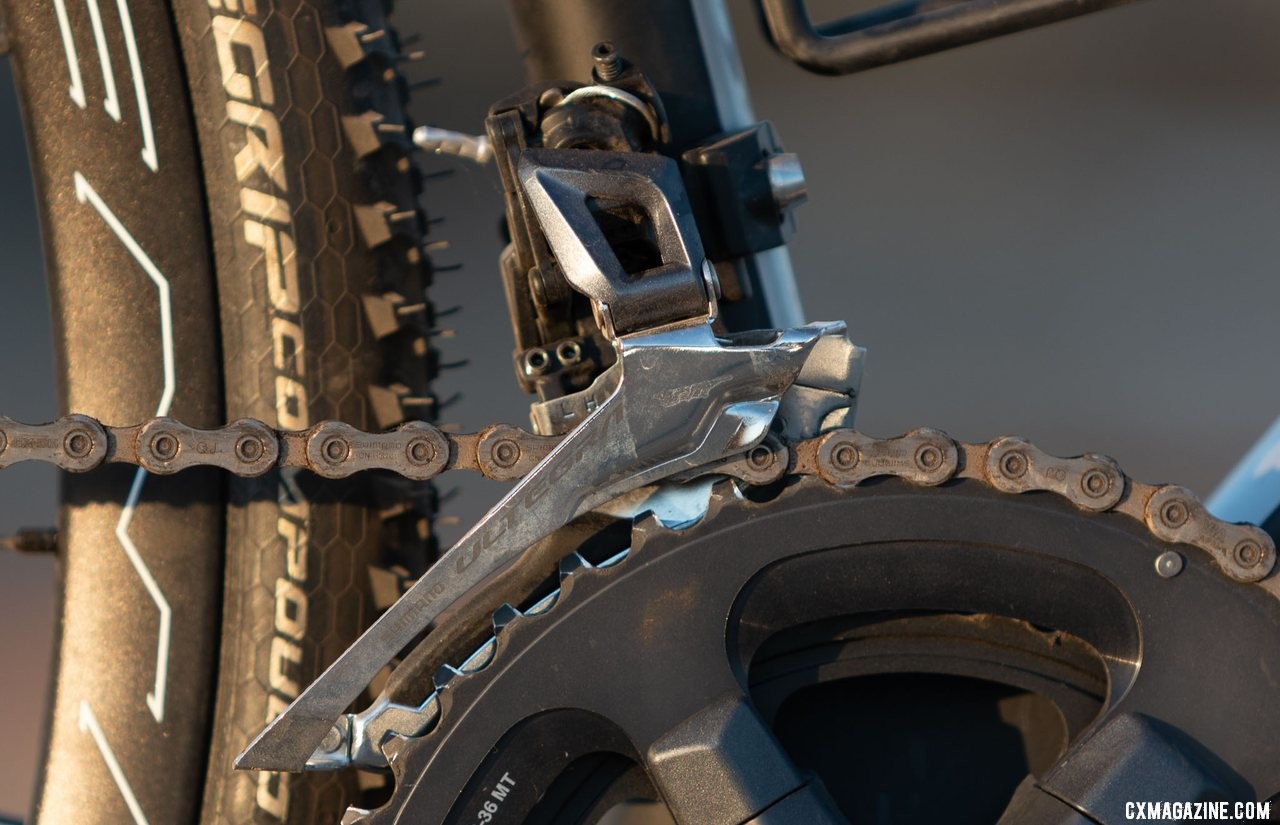 Viathon's G.1 carbon gravel bike review boasts clearance for huge 47mm gravel tires, but the cable end rubs the rear tire in the big ring. Looks like we've lost the plastic cover. © A. Yee / Cyclocross Magazine