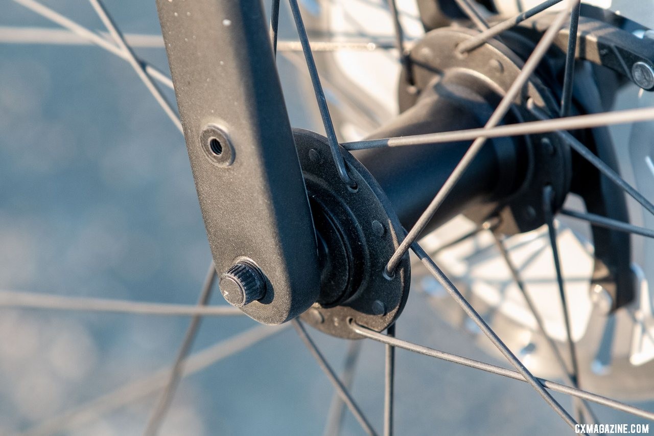 Viathon's G.1 carbon gravel bike review has you ready for wet riding or hauling gear with fender and rack mounts. © A. Yee / Cyclocross Magazine