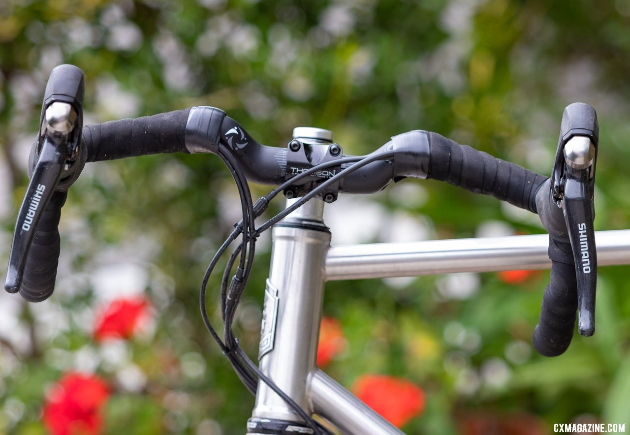 The Wave carbon handlebar from Coefficient Cycling looks different and rides differently in the flats and drops. © A. Yee / Cyclocross Magazine