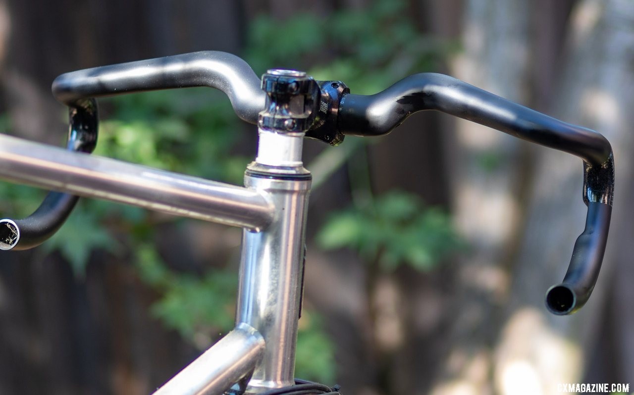 The Wave carbon handlebar from Coefficient Cycling. © A. Yee / Cyclocross Magazine