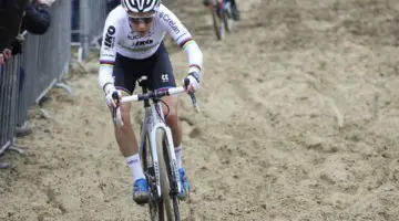 Sanne Cant helped lead the chase and finished seventh. 2019 World Cup Koksijde. © B. Hazen / Cyclocross Magazine