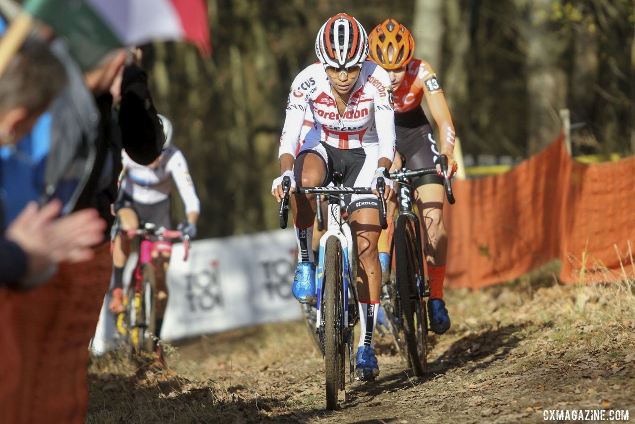 Ceylin del Carmen Alvarado seized the lead early on. 2019 World Cup Tabor, Czech Republic. © B. Hazen / Cyclocross Magazine