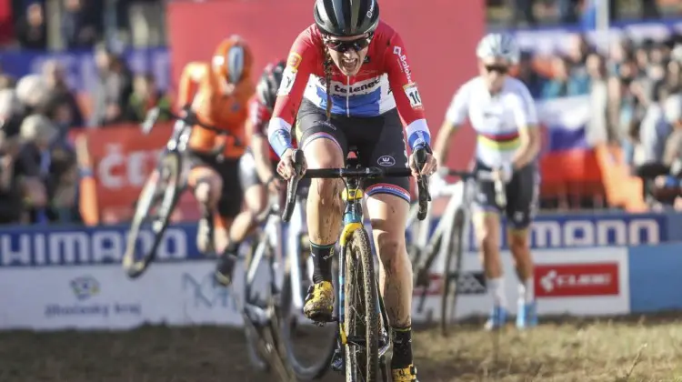 Lucinda Brand finished fourth in her first World Cup of the season. 2019 World Cup Tabor, Czech Republic. © B. Hazen / Cyclocross Magazine