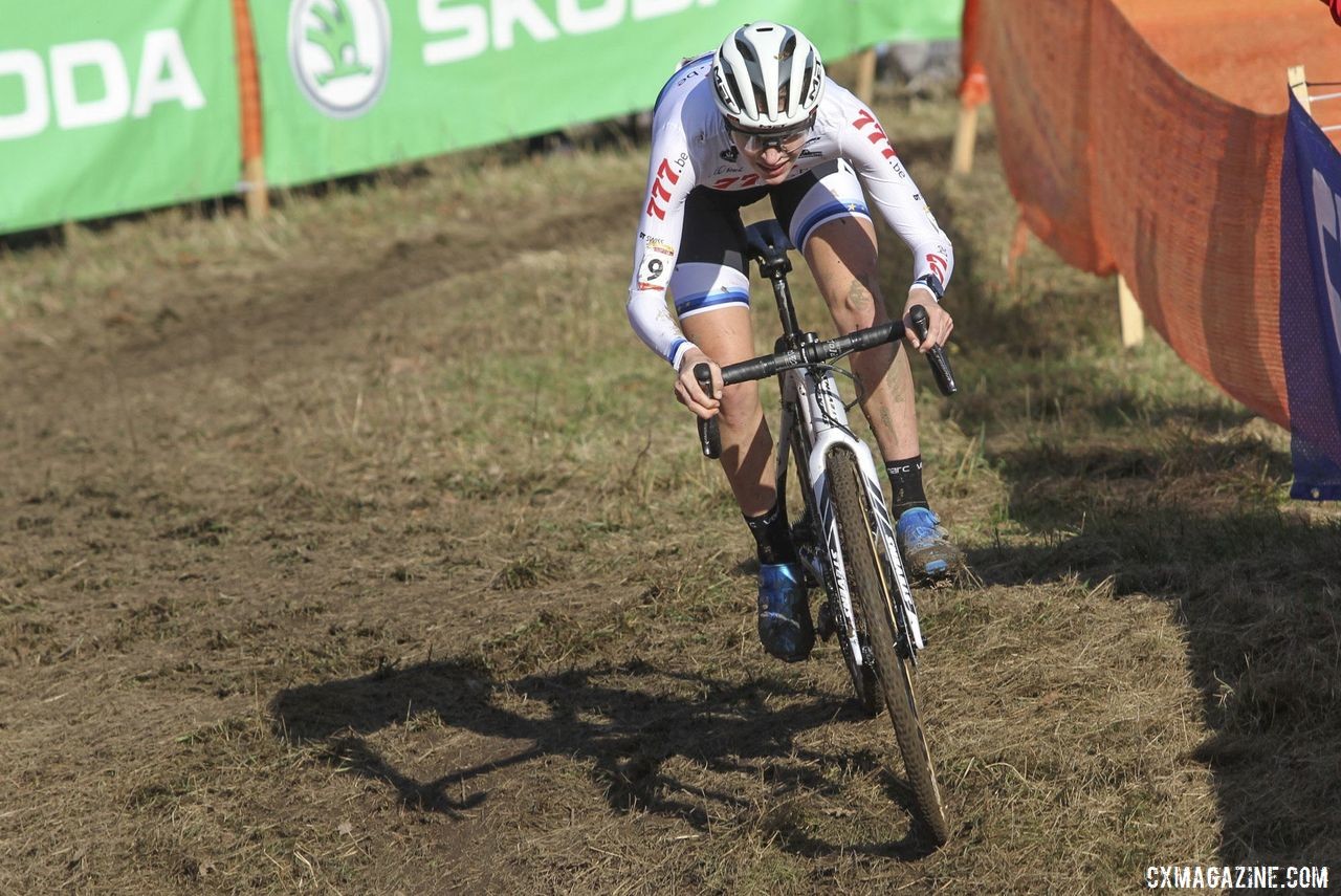 Yara Kastelijn had another strong ride, finishing third. 2019 World Cup Tabor, Czech Republic. © B. Hazen / Cyclocross Magazine