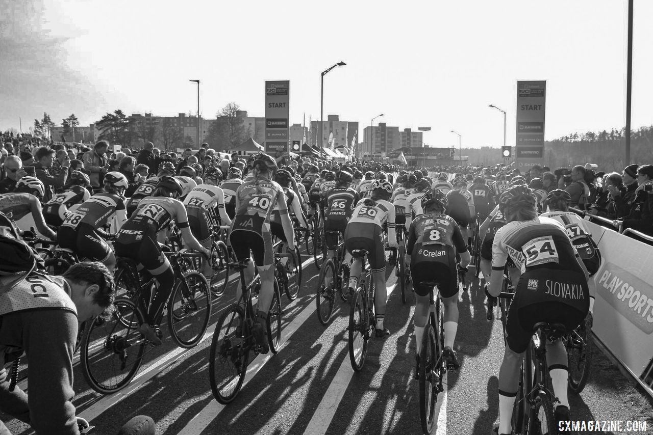 The Elite Women get underway. 2019 World Cup Tabor, Czech Republic. © B. Hazen / Cyclocross Magazine