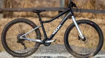 The lightweight Woom Off 5 24" bike review is ready for any off-road riding and tips the scales at just 18.9 pounds. © A. Yee / Cyclocross Magazine