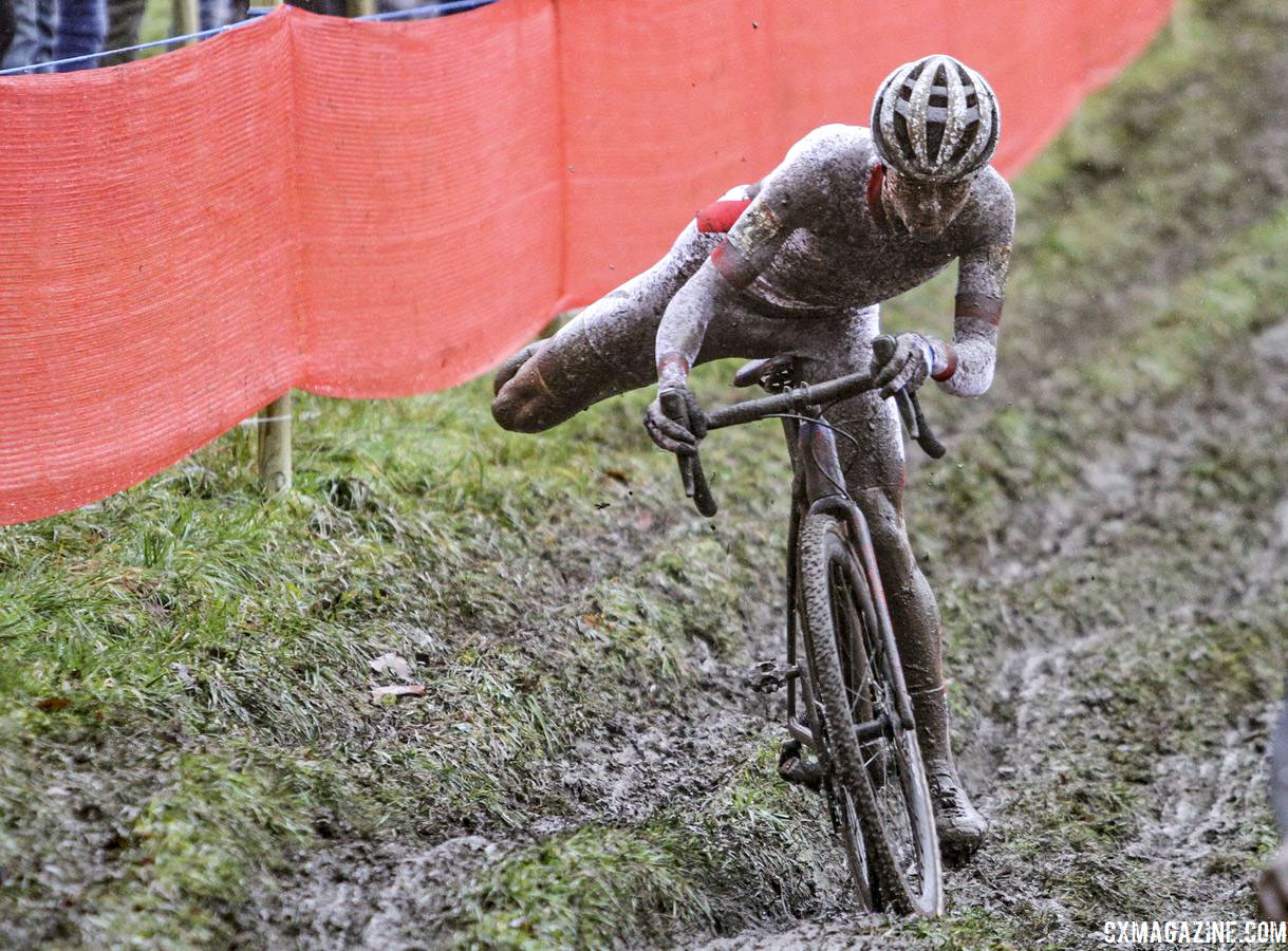 The famed rutted off-camber of Namur awaits. 2018 World Cup Namur. © B. Hazen / Cyclocross Magazine