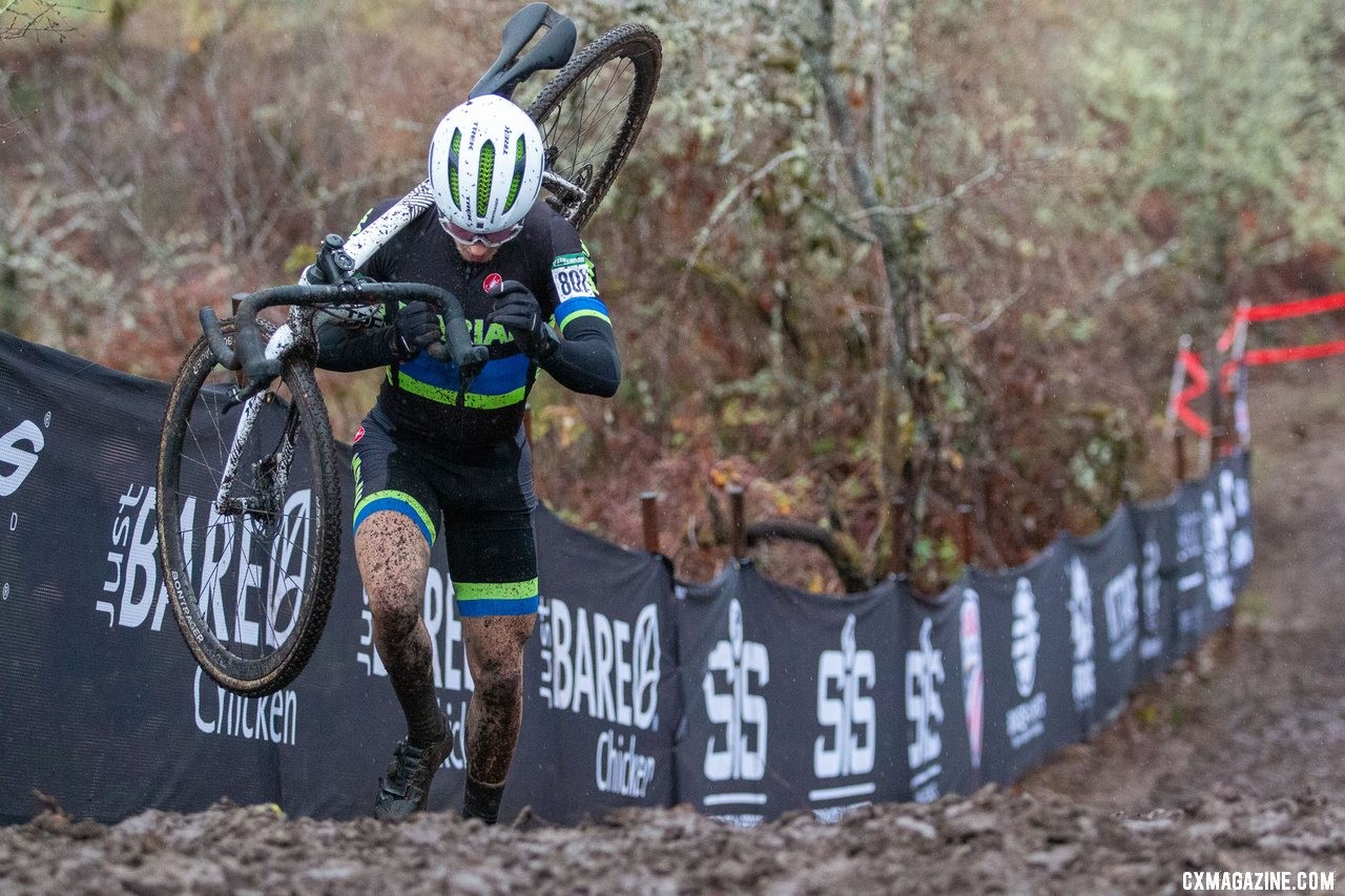 Caleb Swartz makes his way over the top of the first climb on his final lap. Collegiate Varsity Men. 2019 Cyclocross National Championships, Lakewood, WA. © A. Yee / Cyclocross Magazine