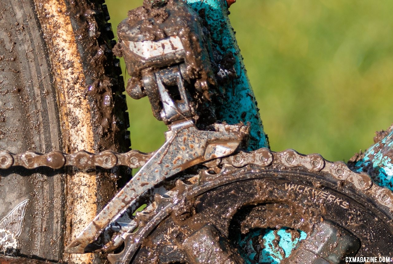 Honsinger's 2x drivetrain included an Ultegra R8050 Di2 front derailleur. Clara Honsinger's Elite Women's winning Kona Major Jake cyclocross bike. 2019 USA Cycling Cyclocross National Championships bike profiles, Lakewood, WA. © A. Yee / Cyclocross Magazine