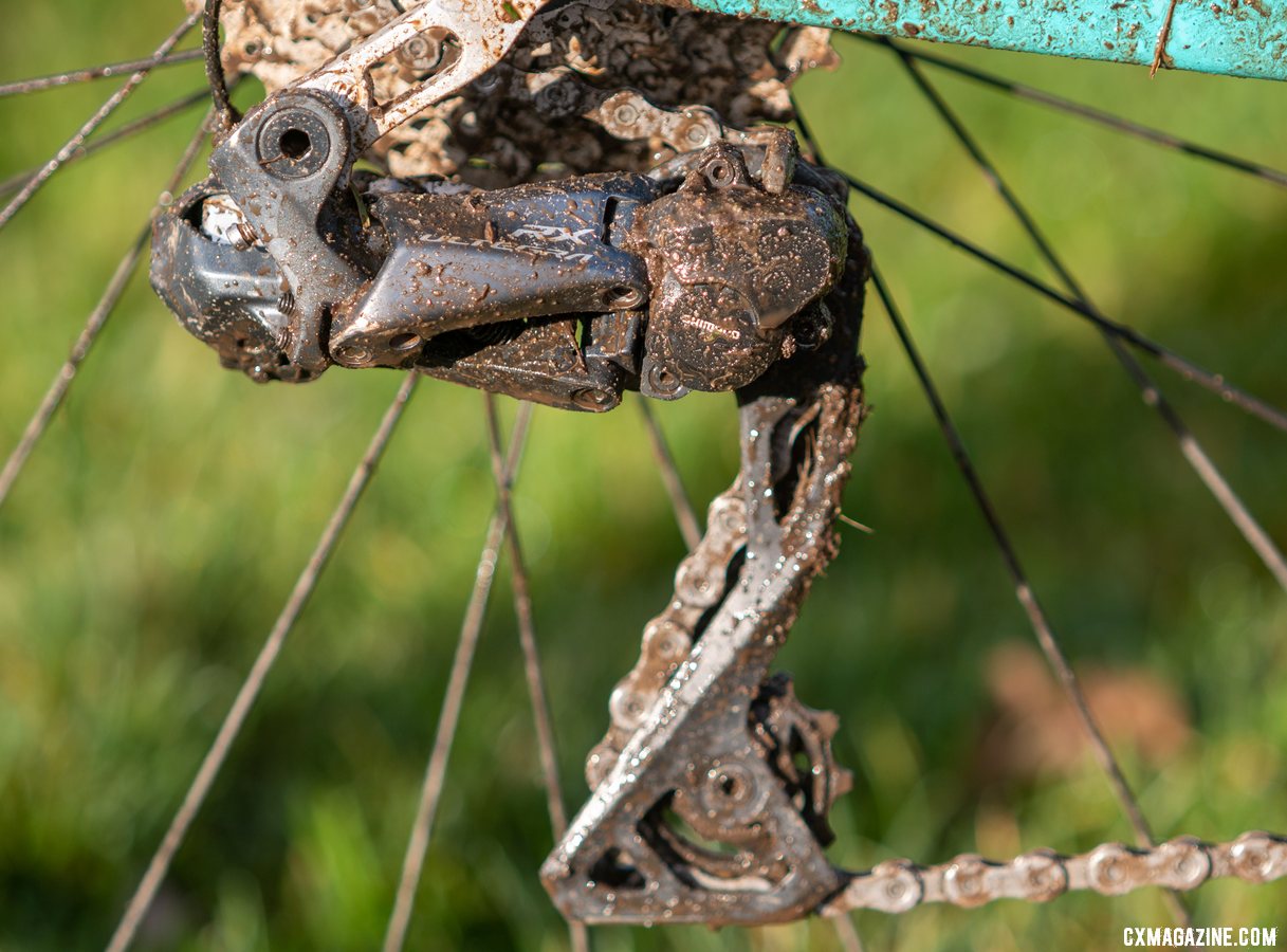 Honsinger went clutch with the Ultegra RX805 Di2 rear derailleur. Clara Honsinger's Elite Women's winning Kona Major Jake cyclocross bike. 2019 USA Cycling Cyclocross National Championships bike profiles, Lakewood, WA. © A. Yee / Cyclocross Magazine