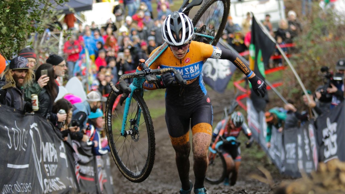 Clara Honsinger used her running to help hold Fahringer's challenge off. Elite Women. 2019 Cyclocross National Championships, Lakewood, WA. © D. Mable / Cyclocross Magazine