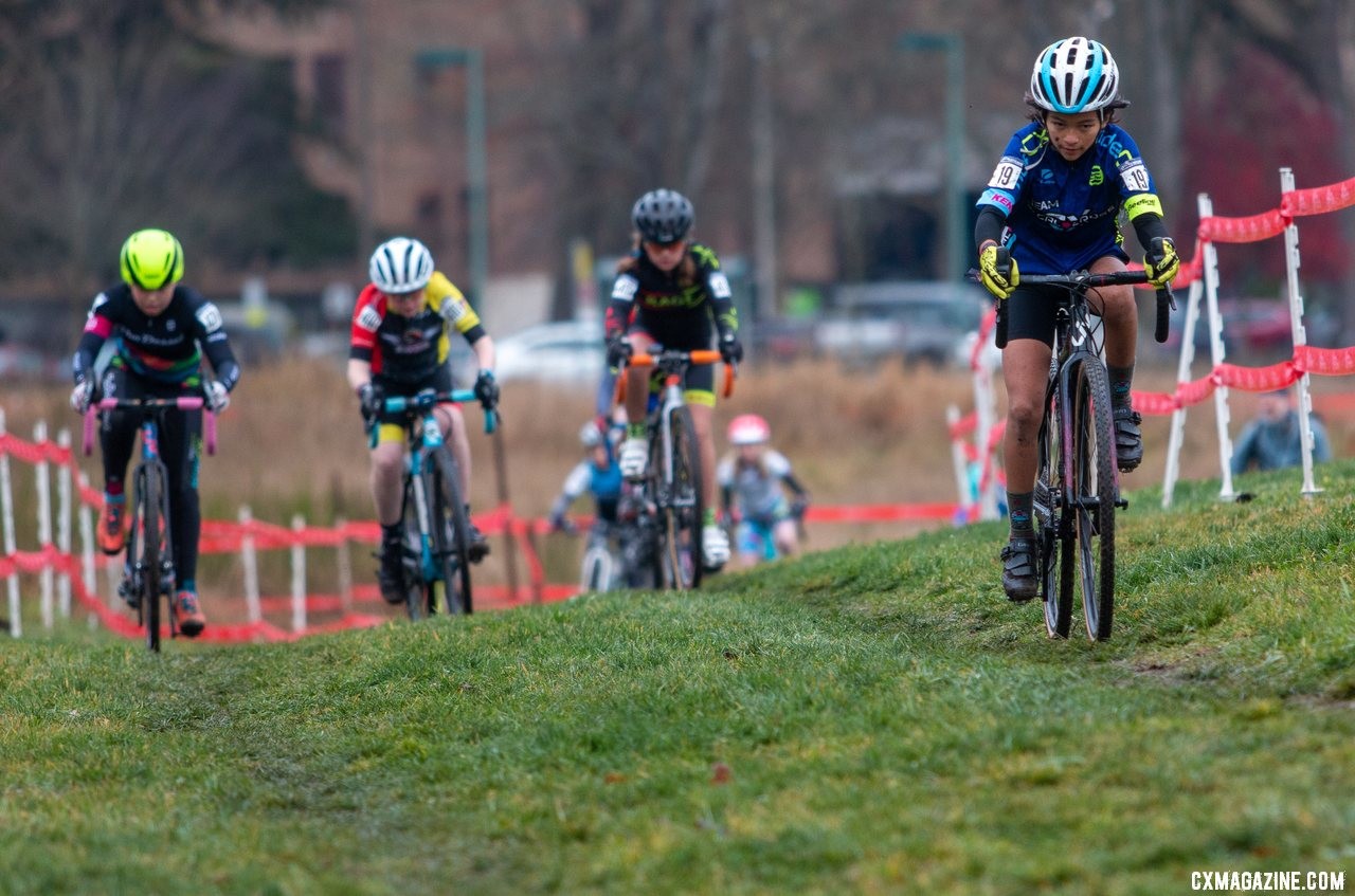 Sarah Vargas leads the field shortly after the start of the Junior Women 11-12 race. Junior Women 11-12. 2019 Cyclocross National Championships, Lakewood, WA. © A. Yee / Cyclocross Magazine