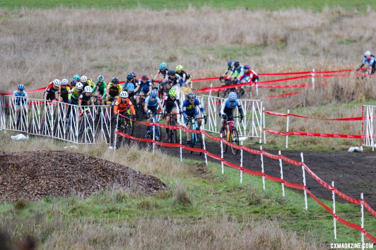 The front of the race was loaded with podium contenders as it wound it's way to the base of the first climb. Junior Women 15-16. 2019 Cyclocross National Championships, Lakewood, WA. © D. Mable / Cyclocross Magazine