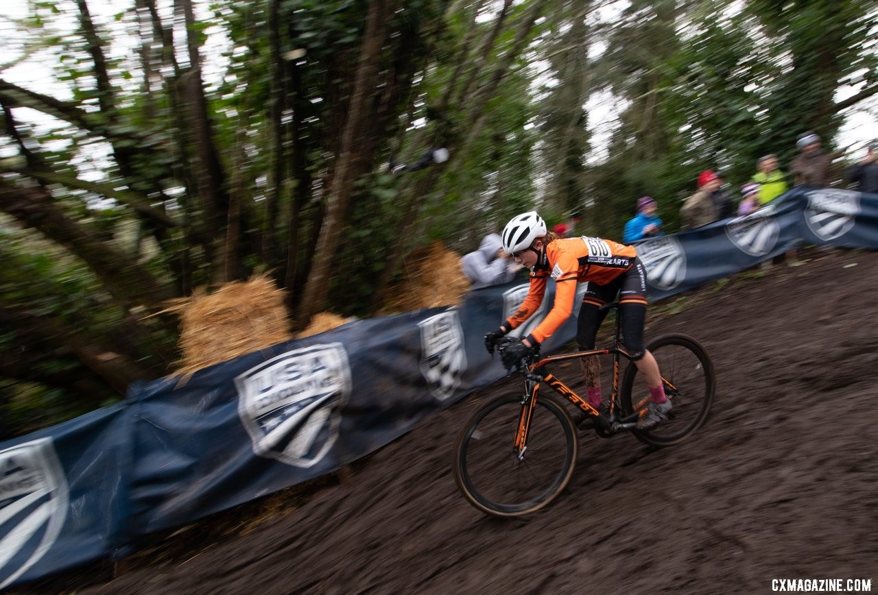 Carrie Masters masters the drop on her way to a silver medal. Junior Women 15-16. 2019 Cyclocross National Championships, Lakewood, WA. © A. Yee / Cyclocross Magazine