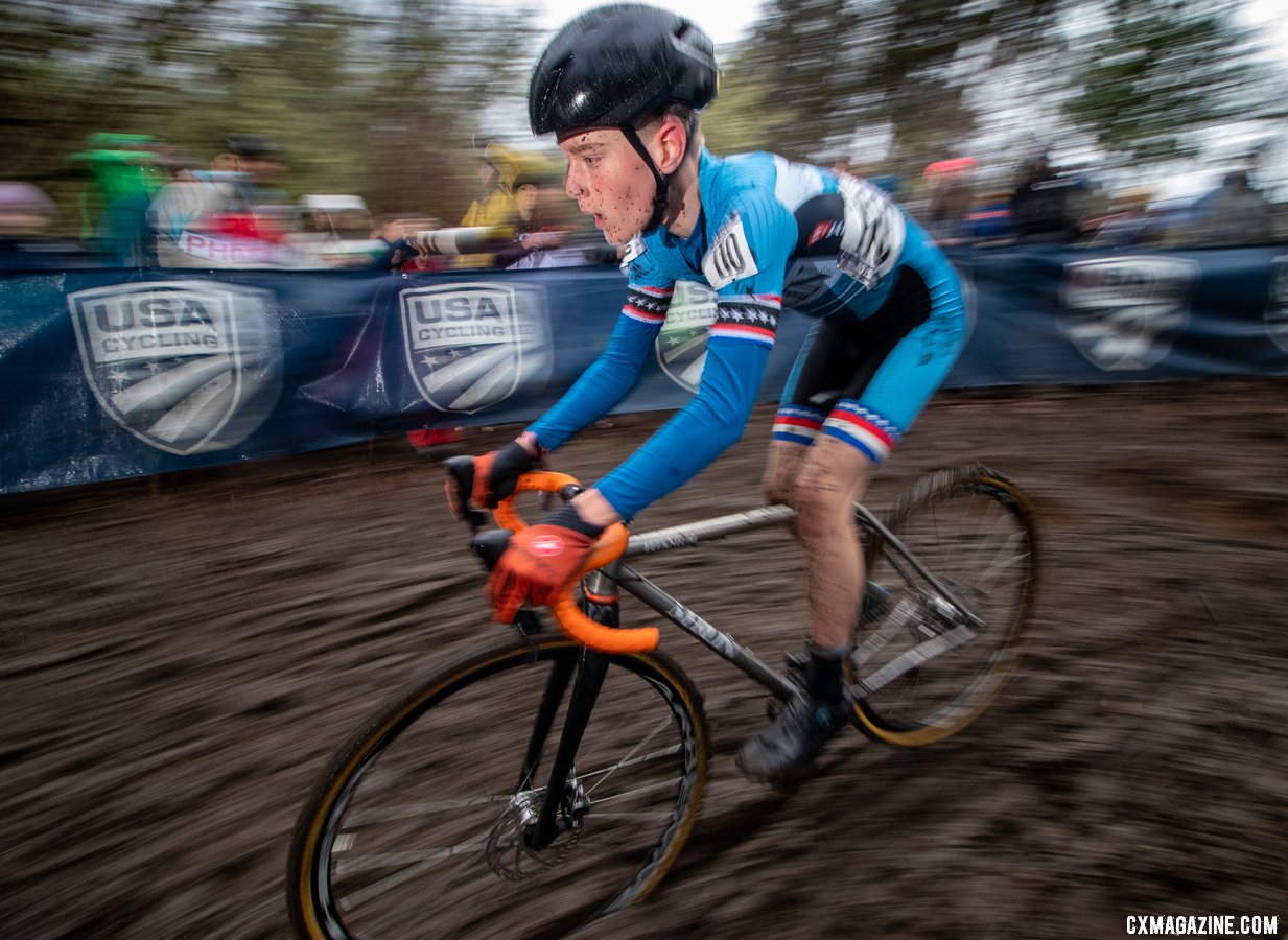 George Frazier flys past spectators and cameras on his way down the steep chicane descent. Junior Men 13-14. 2019 Cyclocross National Championships, Lakewood, WA. © A. Yee / Cyclocross Magazine