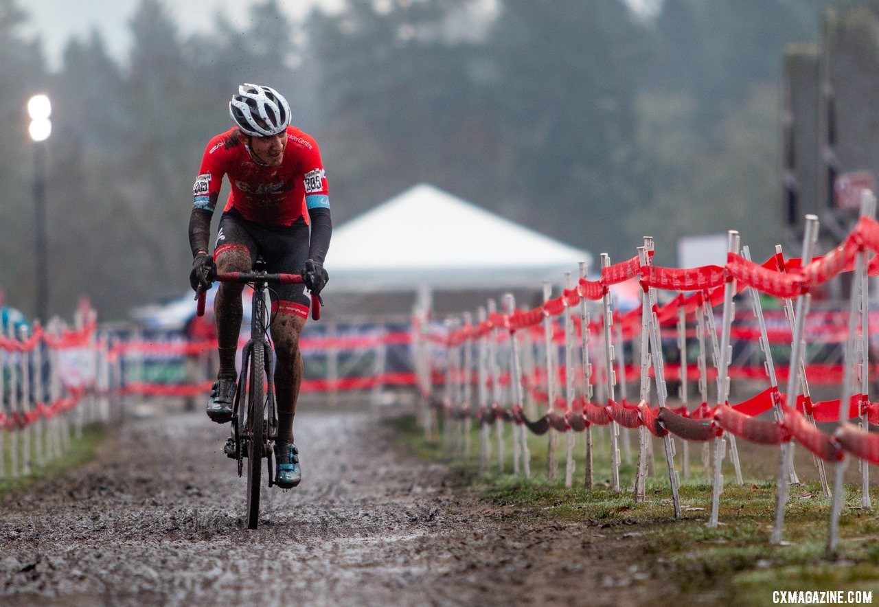 Jared Scott looks to close the gap to Strohmeyer. Scott would surge to finish in second place. Junior Men, 17-18. 2019 Cyclocross National Championships, Lakewood, WA. © A. Yee / Cyclocross Magazine