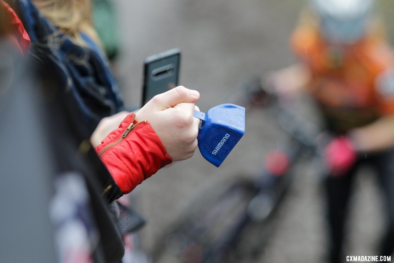 More cowbells! Junior Women 13-14. 2019 Cyclocross National Championships, Lakewood, WA. © D. Mable / Cyclocross Magazine