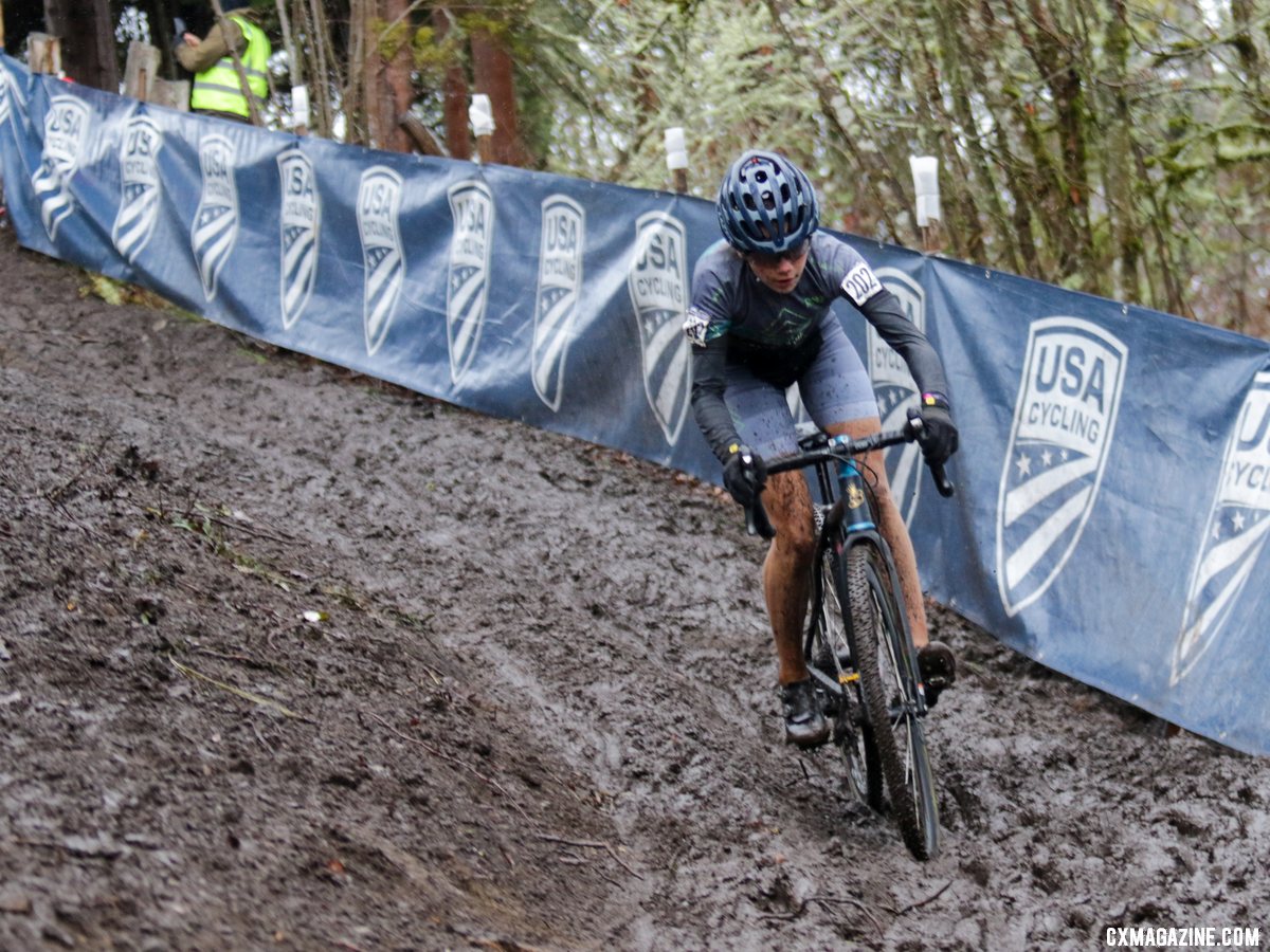 Vida Lopez De San Roman skillfully descends the chicane downhill. Junior Women 13-14. 2019 Cyclocross National Championships, Lakewood, WA. © D. Mable / Cyclocross Magazine