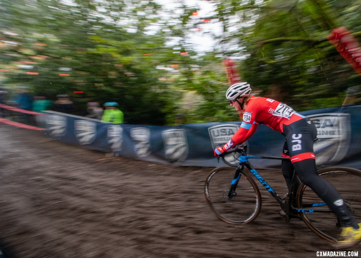 Haydn Hludzinski drops the kickstand as she exits the Disco-drop descent. Junior Women 13-14. 2019 Cyclocross National Championships, Lakewood, WA. © A. Yee / Cyclocross Magazine