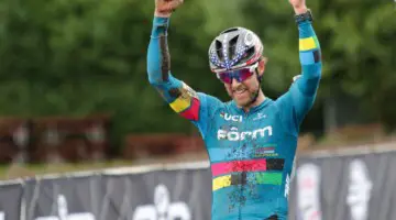 Jake Wells celebrates his third Masters National Championship. Masters Men 40-44. 2019 Cyclocross National Championships, Lakewood, WA. © D. Mable / Cyclocross Magazine