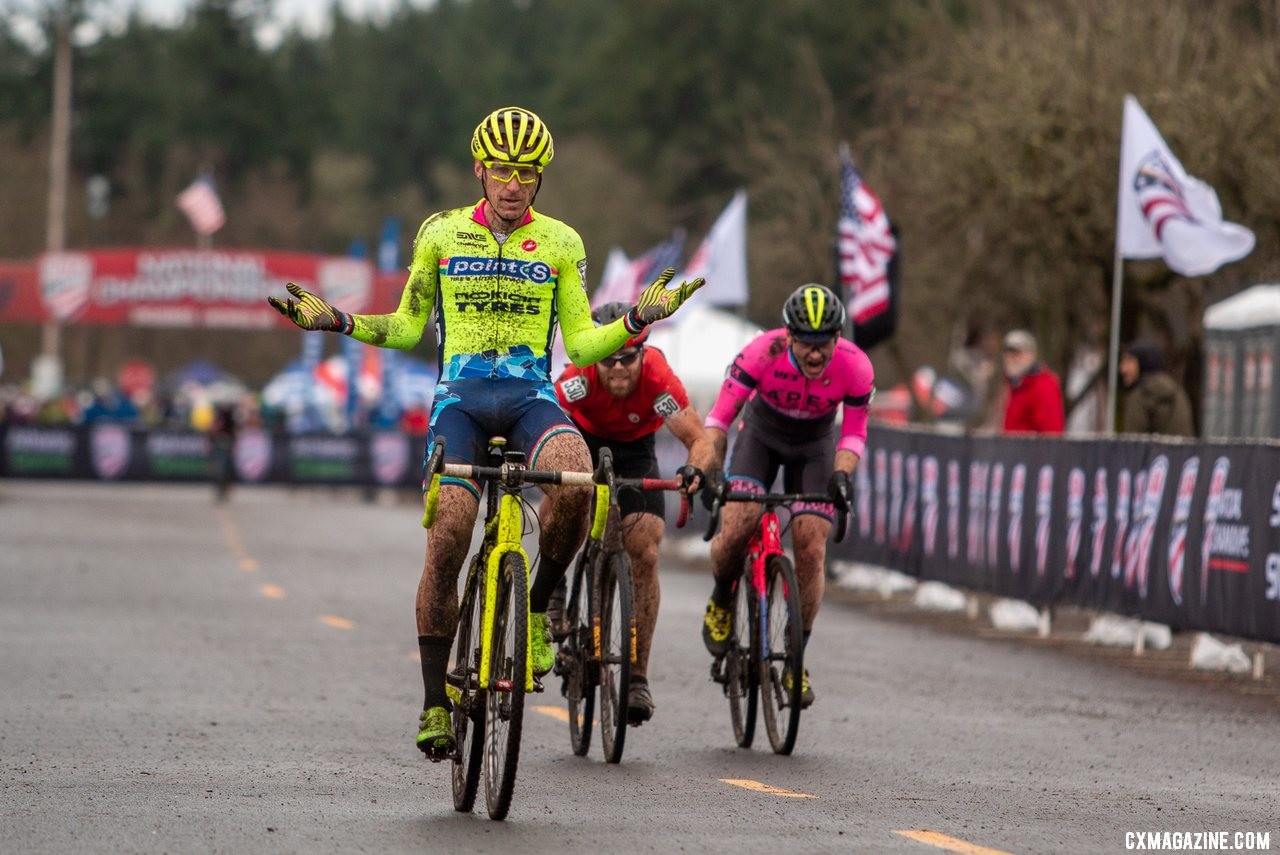 Molly Cameron outsprints a few lapped racers. Masters Men 40-44. 2019 Cyclocross National Championships, Lakewood, WA. © A. Yee / Cyclocross Magazine