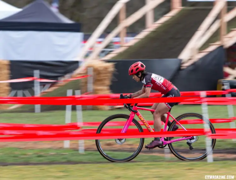 Mom of 2018 National Champion Eire Chen, Jaya Kim had her own go at a title. Masters Women 40-44. 2019 Cyclocross National Championships, Lakewood, WA. © A. Yee / Cyclocross Magazine