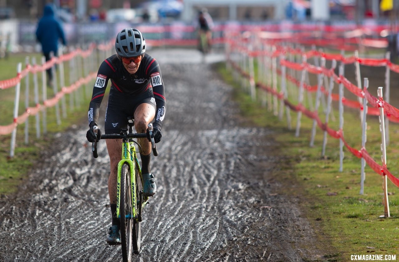 Lisa Hudson of Feedback sports focuses on the fast line. Masters Women 45-49. 2019 Cyclocross National Championships, Lakewood, WA. © A. Yee / Cyclocross Magazine