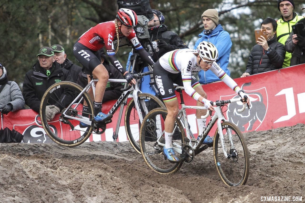 Sanne Cant, a five-time winner at Zonhoven, was aggressive early in the race. 2019 Superprestige Zonhoven. © B. Hazen / Cyclocross Magazine
