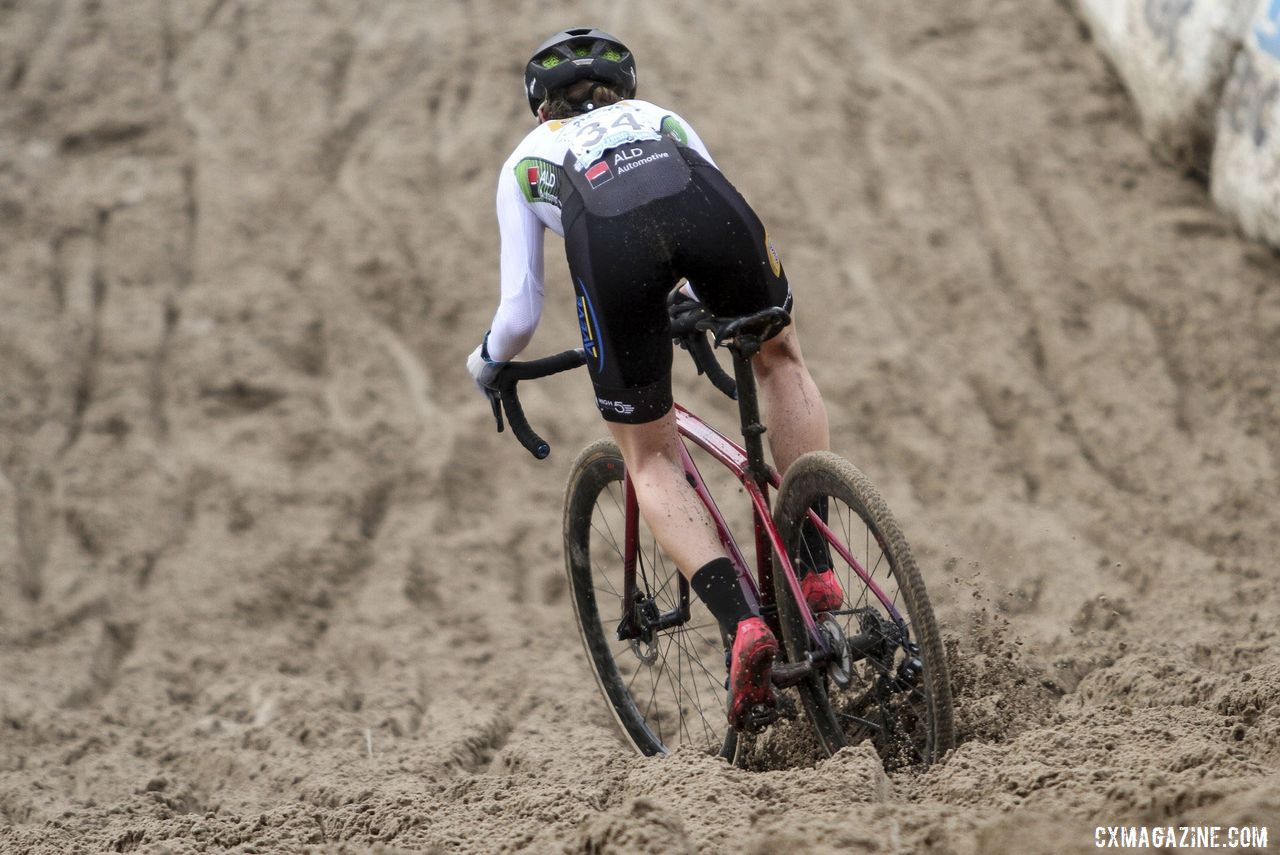 Young Dutch rider Shirin van Anrooij had a strong afternoon, finishing seventh. 2019 Superprestige Zonhoven. © B. Hazen / Cyclocross Magazine