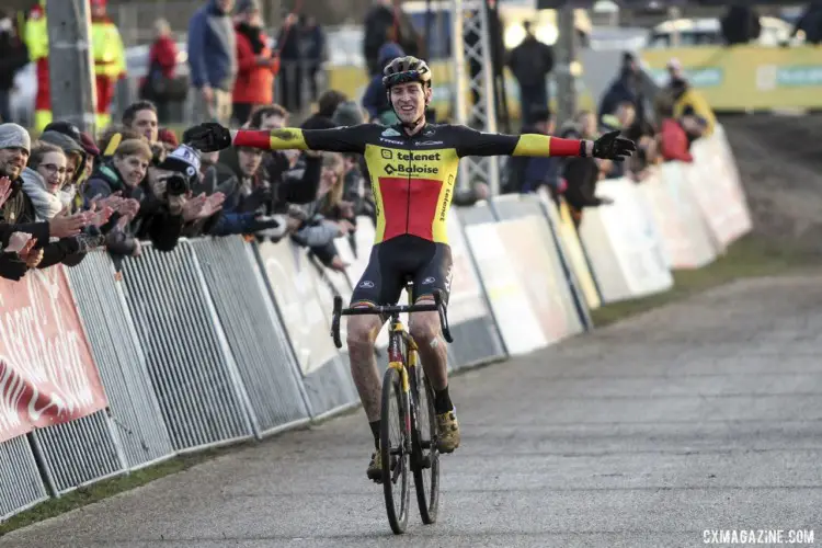 Toon Aerts celebrates his Zonhoven win. 2019 Superprestige Zonhoven. © B. Hazen / Cyclocross Magazine