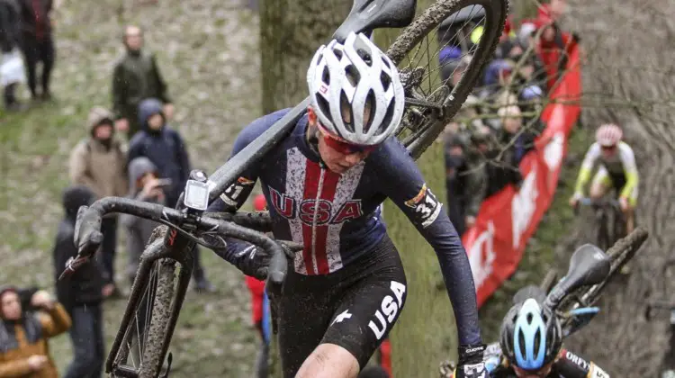 Madigan Munro heads upward and forward up the steep run-up. 2019 World Cup Namur. © B. Hazen / Cyclocross Magazine